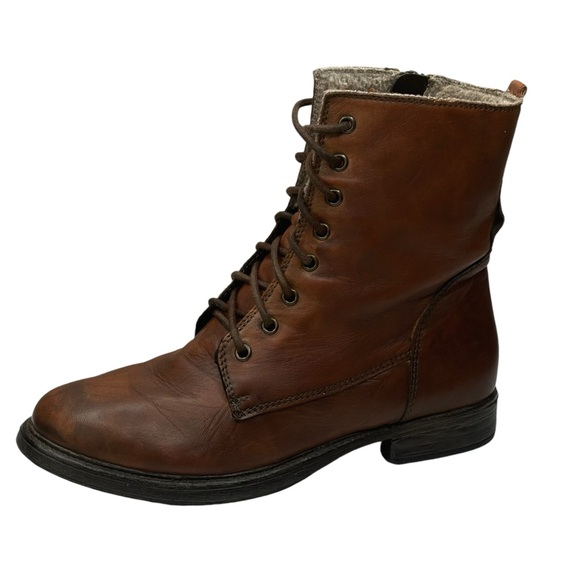 Clark’s Shoes Clarks Brown Factory Distressed Leather Boots Lace Up